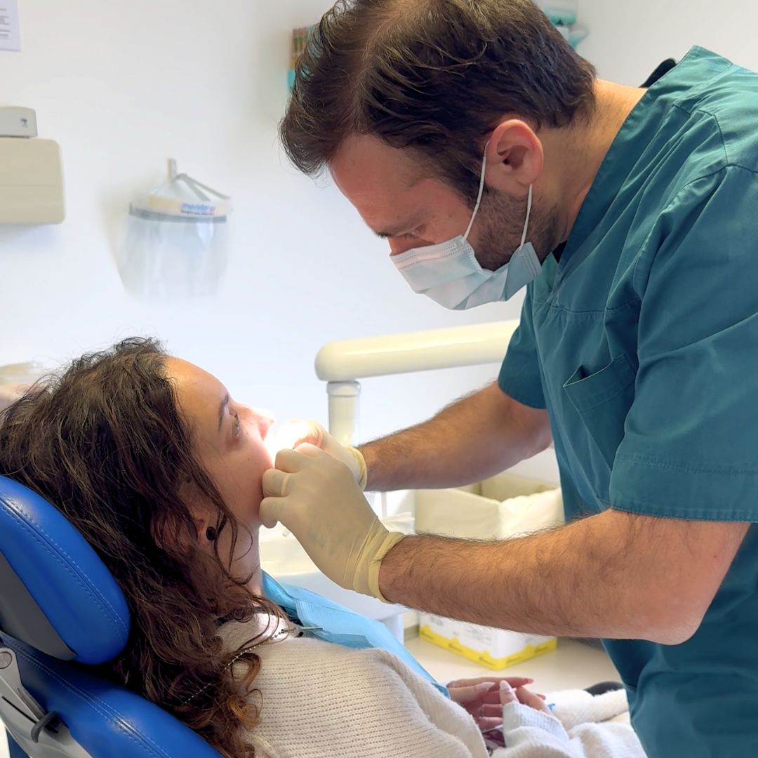 Clinica Briantea Odontostomatologica dentista a Albiate - apparecchio trasparente a Albiate